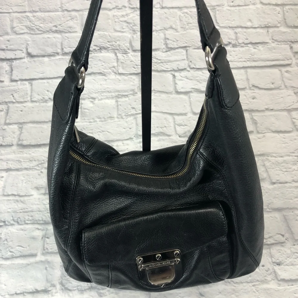 Michael Kors Leather Shoulder hobo bag Black One strap Silver Buckle clasp Lined